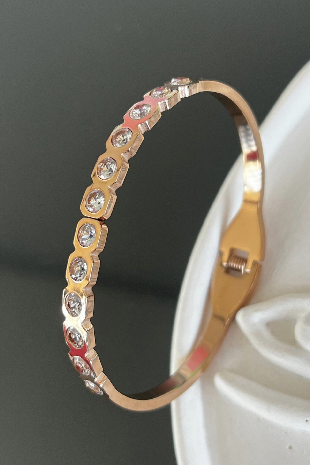 ROSE RENK TAŞLI ÇELİK KELEPÇE BİLEKLİK